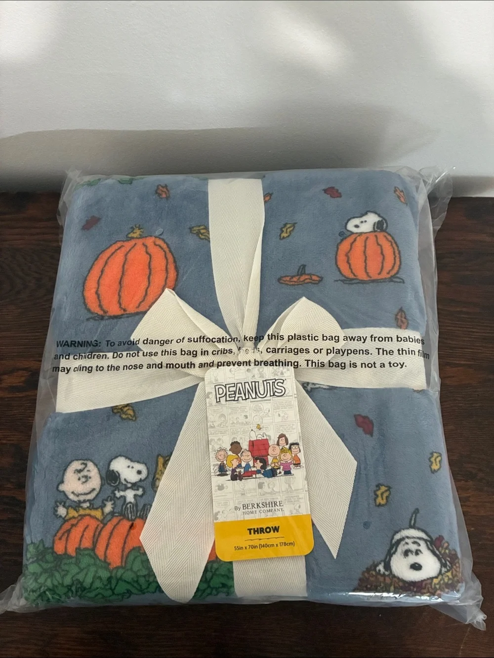 NWT-BERKSHIRE- Peanuts- Snoopy & Friends- Blue Fall VelvetSoft Blanket 55x70